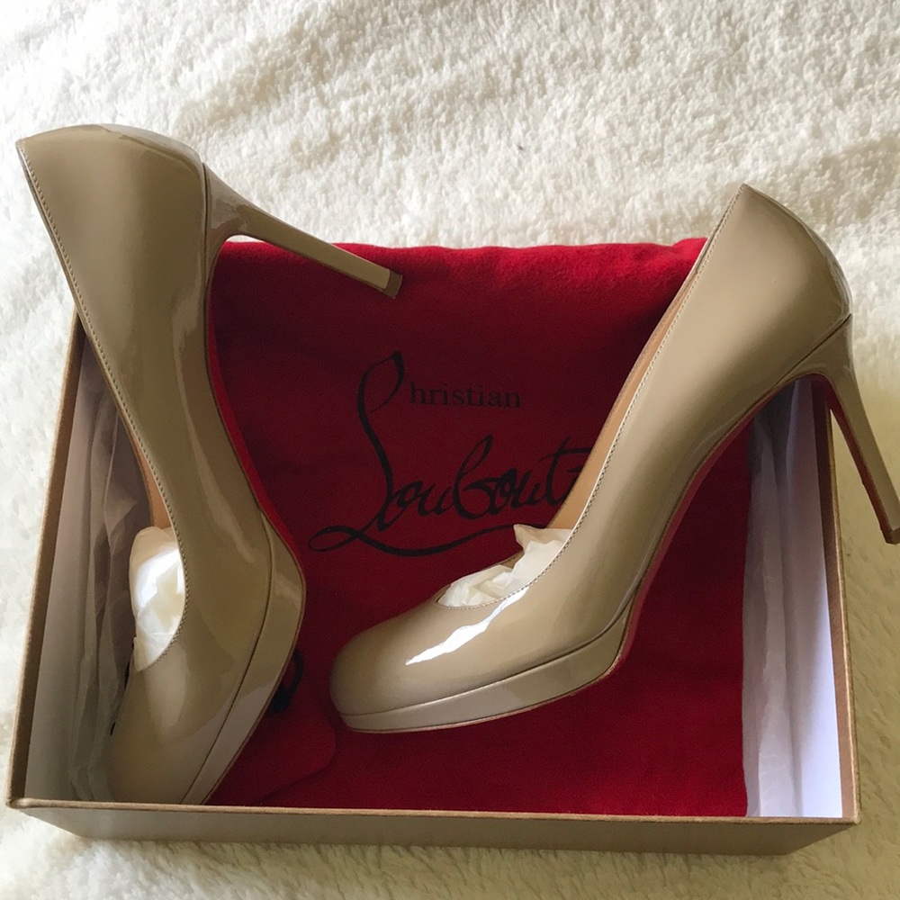 Christian Louboutin simple pump 85 shoes size 8